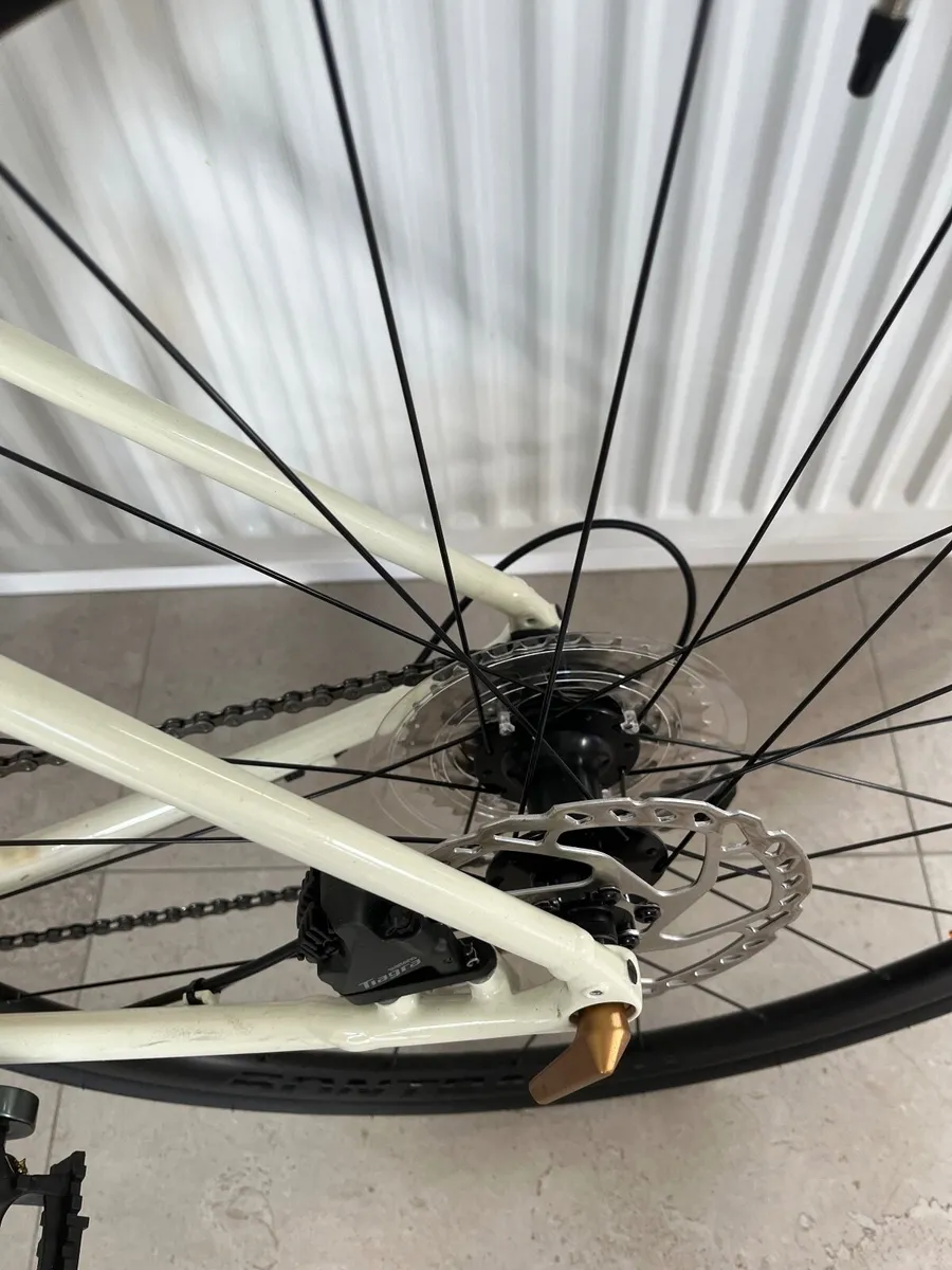 Domane AL 454 ERA White Bike - Image 3