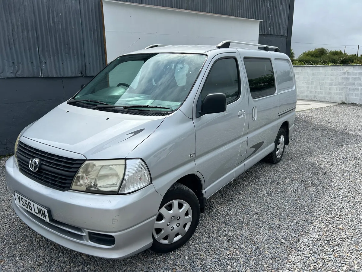 Campervan Toyota Hiace 2007 D4d - Image 2