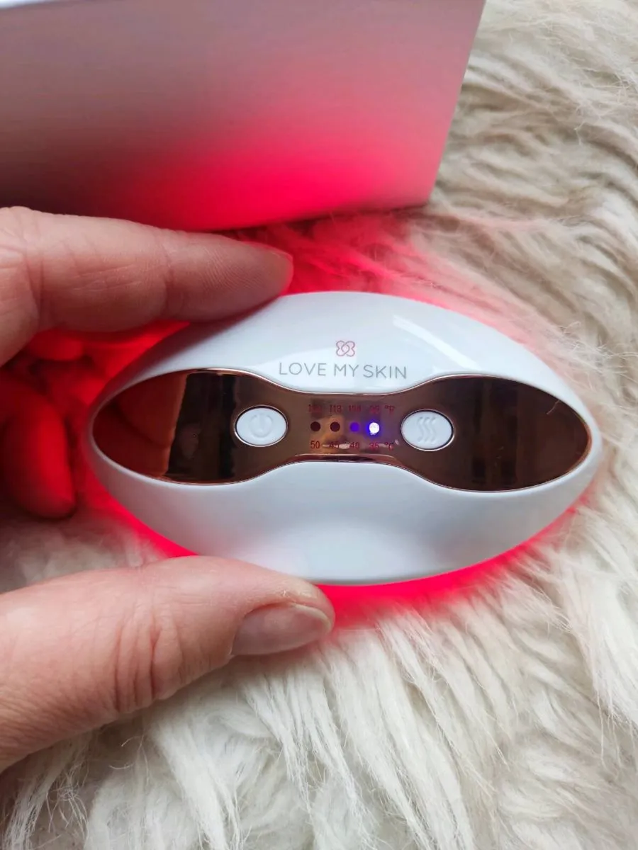 Love My Skin 2 in 1 Eye & Lip Care Tool - Image 1
