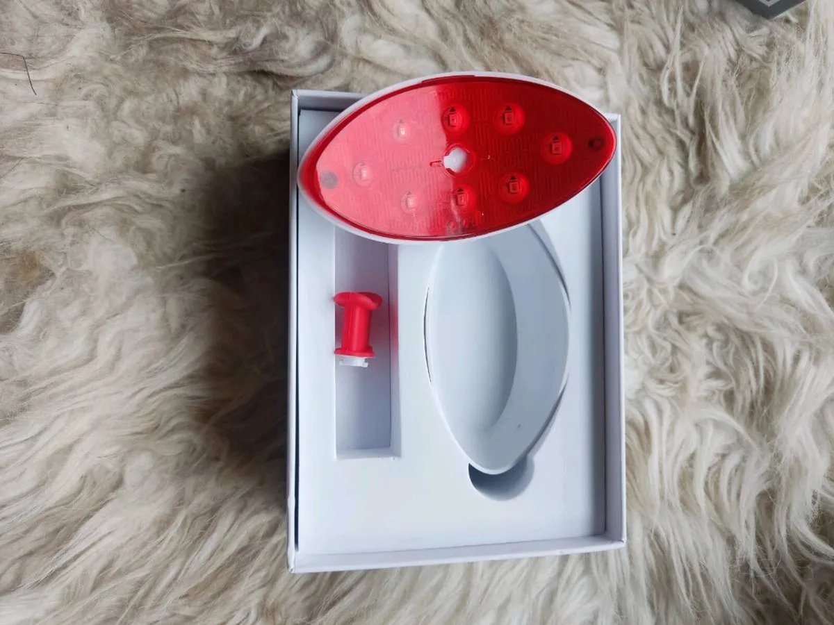 Love My Skin 2 in 1 Eye & Lip Care Tool - Image 4