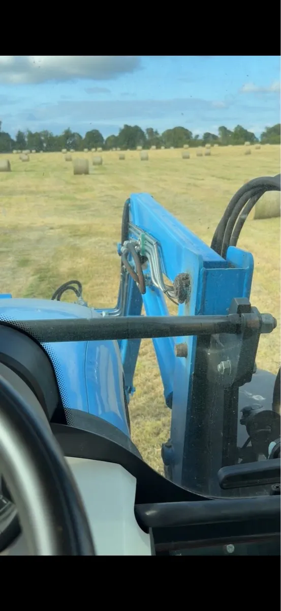 Round bales of hay - Image 2