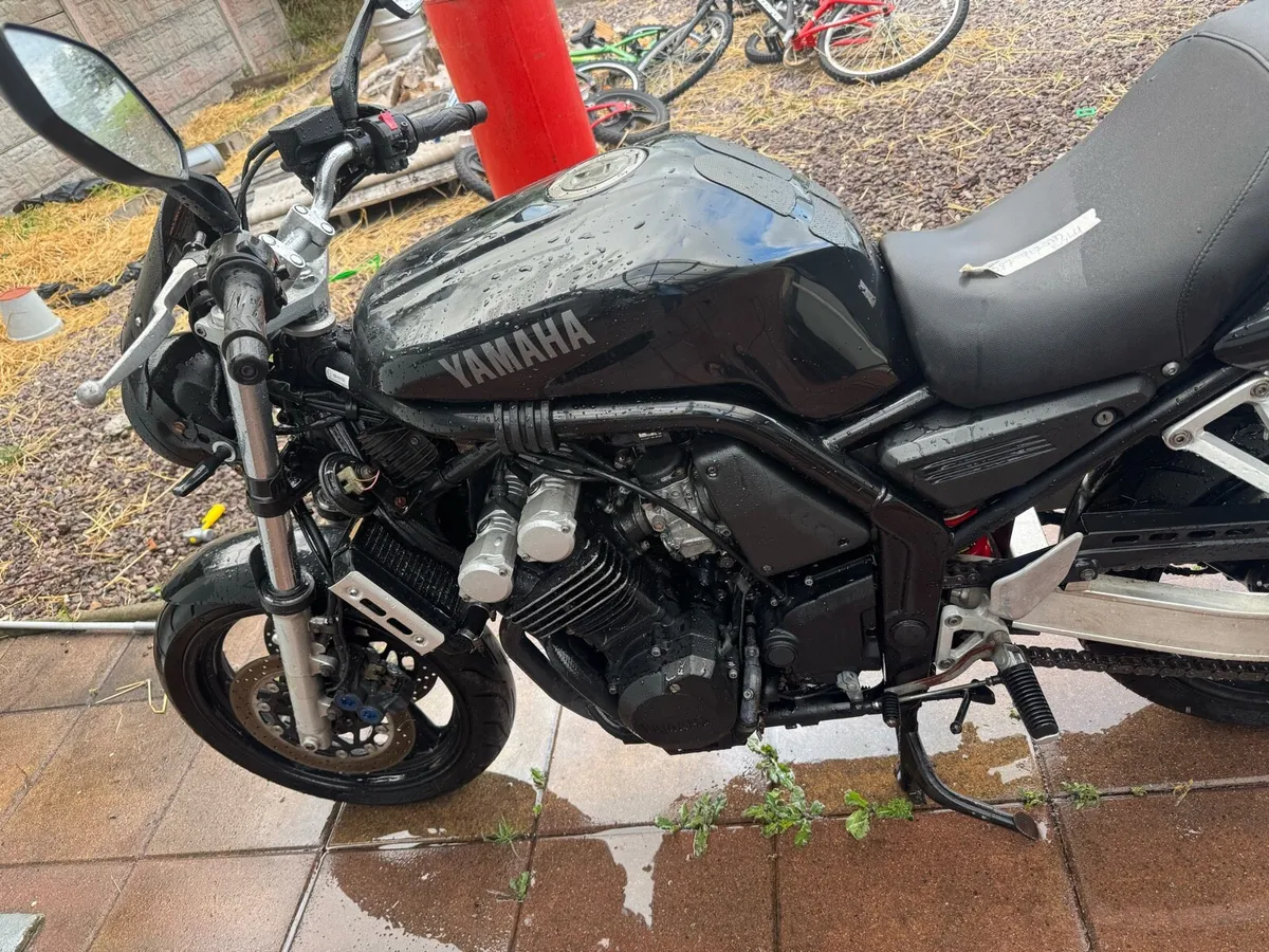 YAMAHA FAZER 600 - Image 4