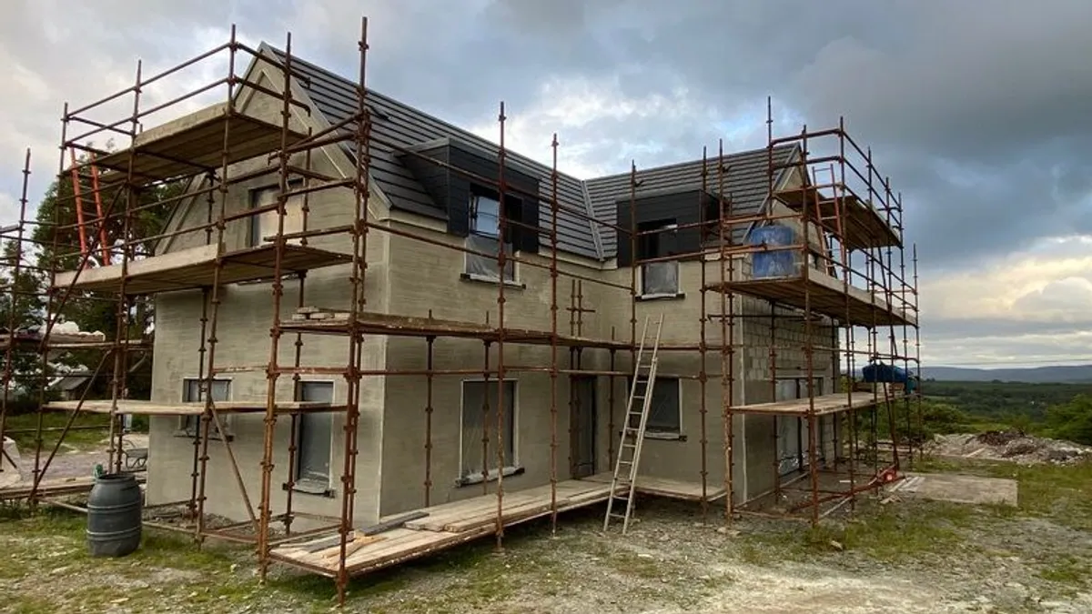 Scaffolding - Two story house - Image 1