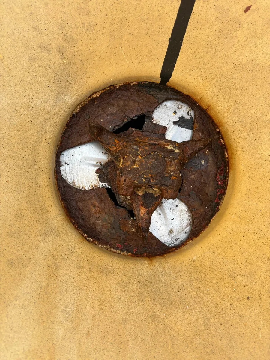 Vicon fertiliser spreader - Image 2