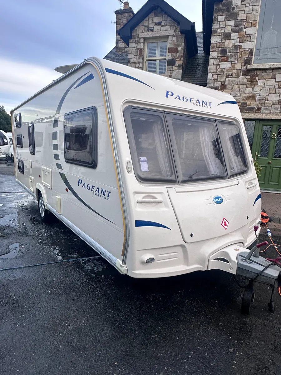 ✨BAILEY PAGEANT 6 BERTH TRIPPLE BUNKBED ✨ - Image 1