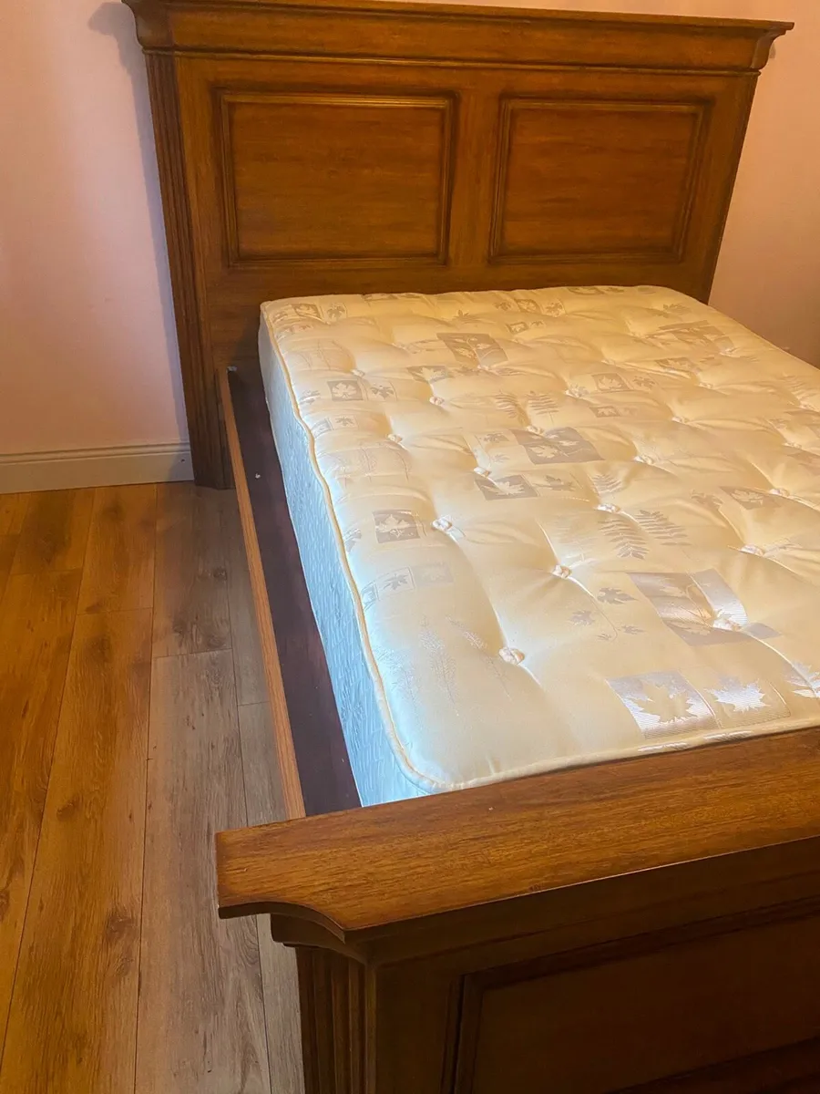 Bed frame - Image 1
