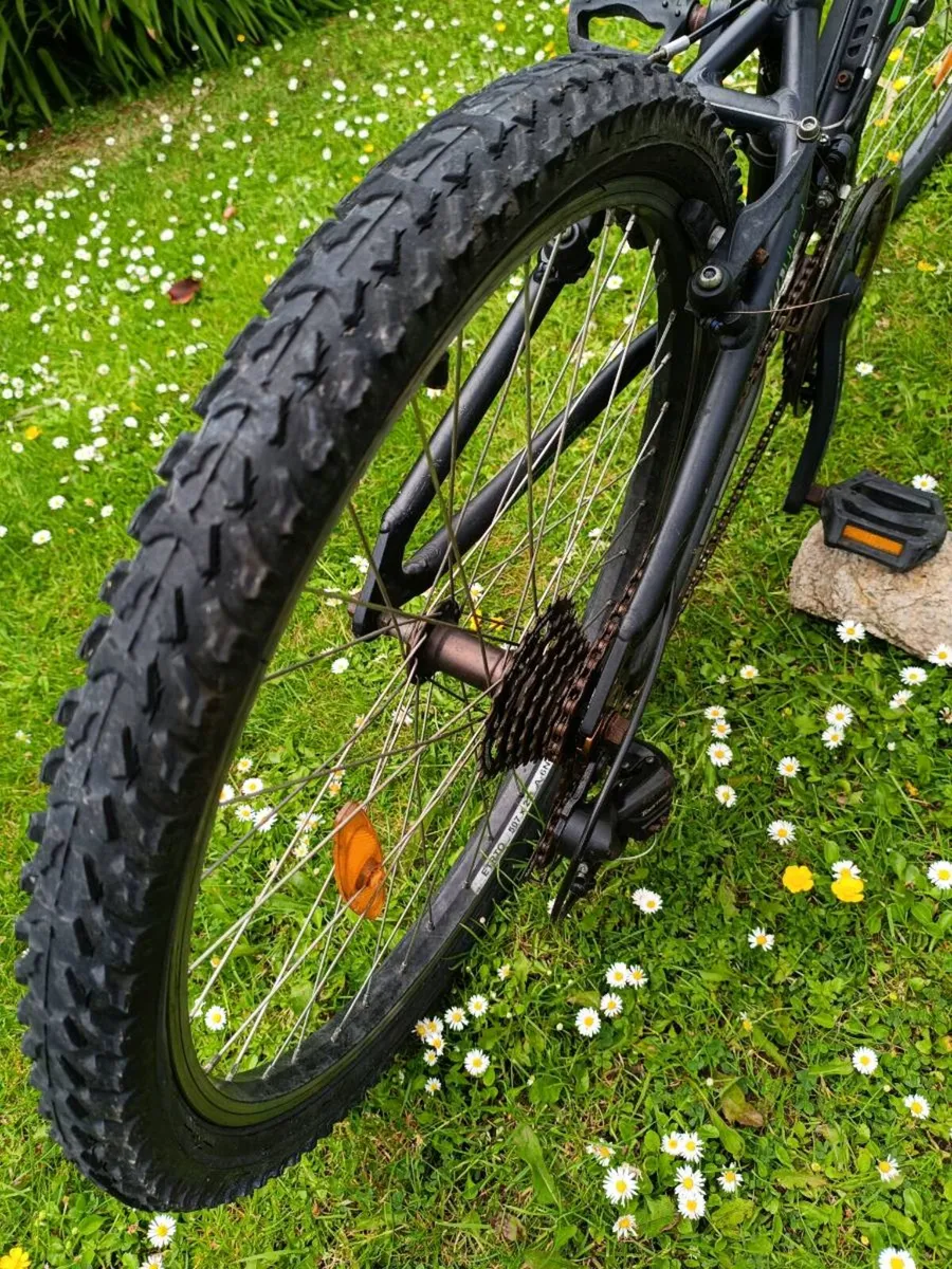 Kona 'HULU' kids mountain bike - Image 1