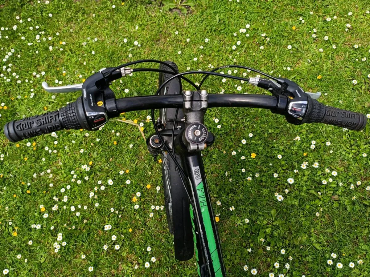 Kona 'HULU' kids mountain bike - Image 2