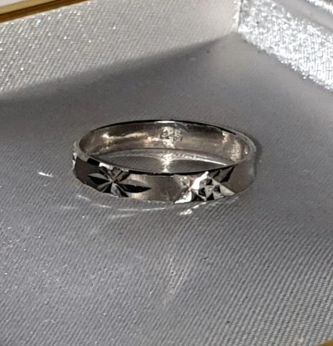 Hallmarked Silver Ex-Display Wedding Ring - Image 4
