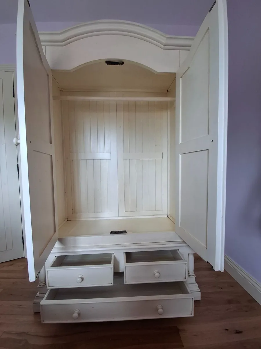 Antique-Effect Ivory Wardrobe & Matching Bedside L - Image 4