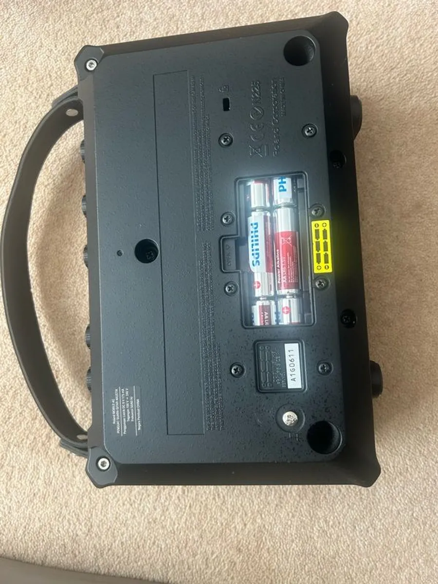 Roland AC Mobile acoustic guitar Amp - Image 4