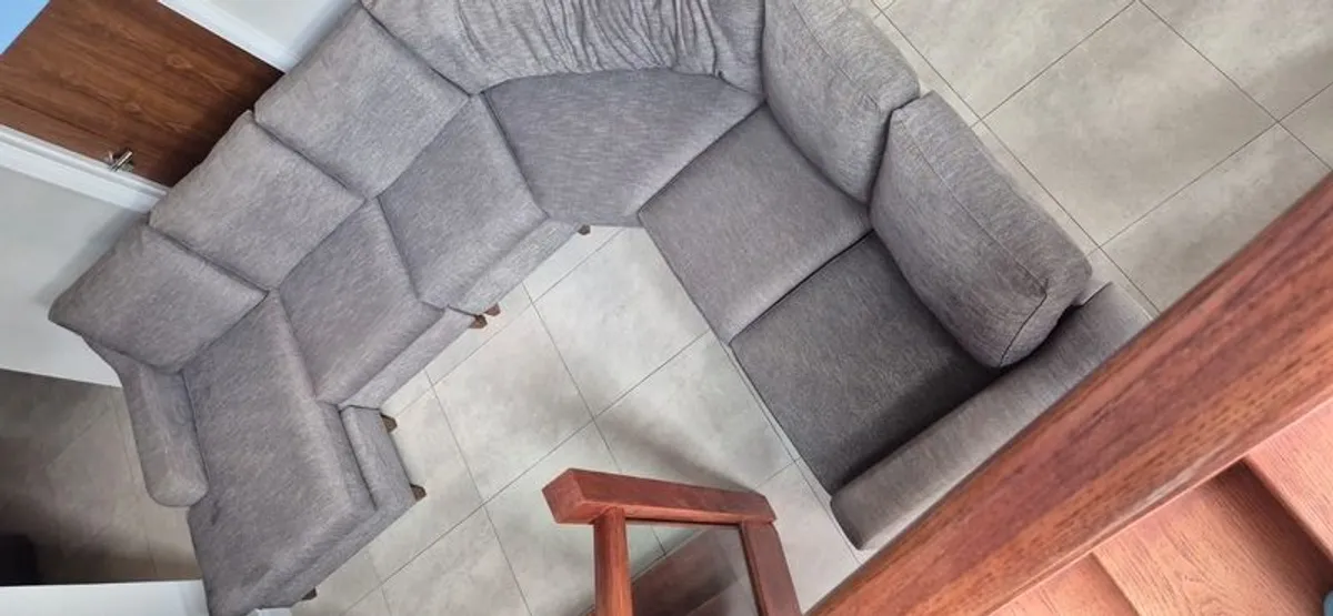 Cornor Sofa - Image 3