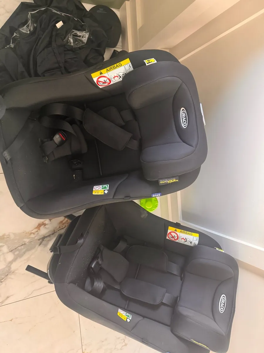 3 Graco turn2me I size baby seats - Image 4