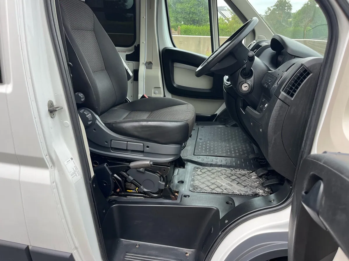 Camper van conversion suitable - Image 4