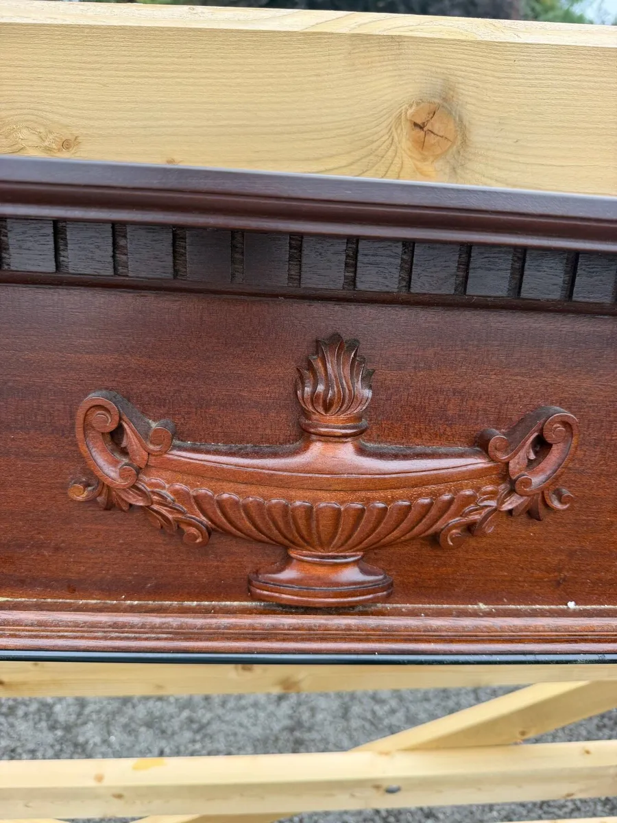Mantel piece - Image 4