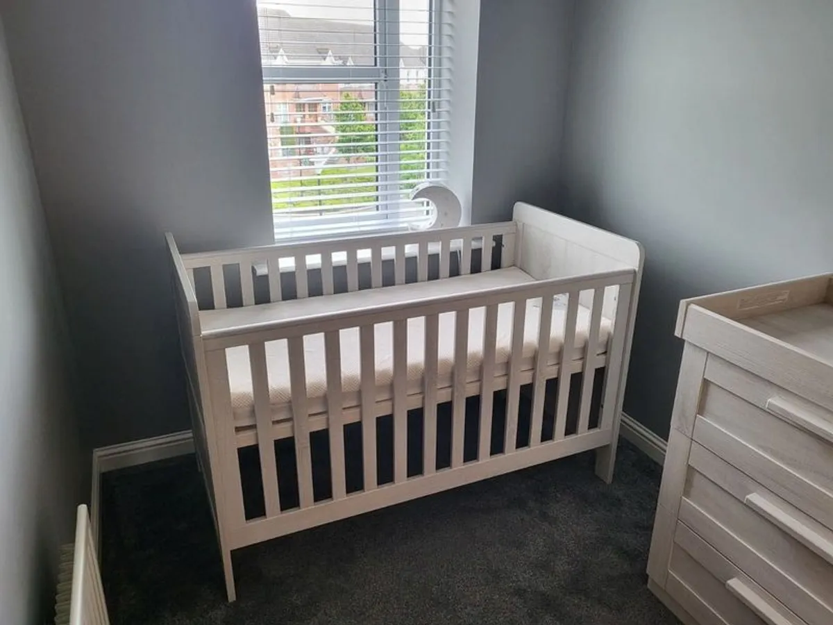 Nursery set - Image 1
