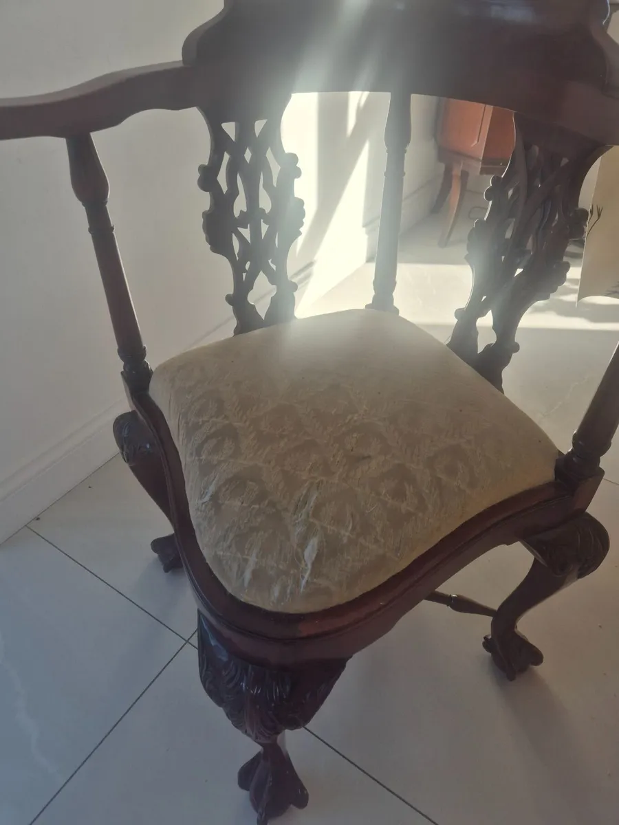 Antique chair - Image 1