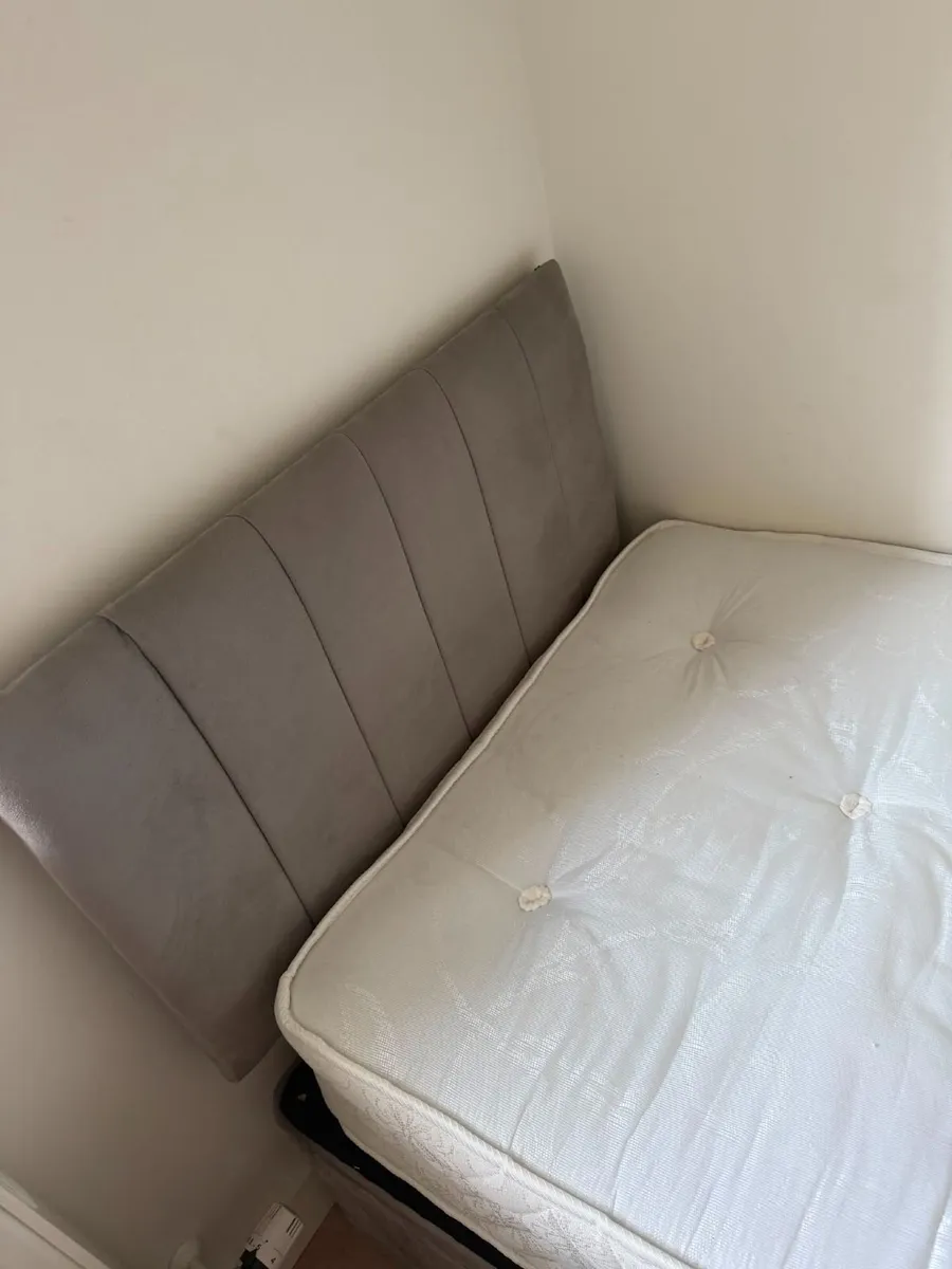 2ft 6 Single bed with matress - Image 1