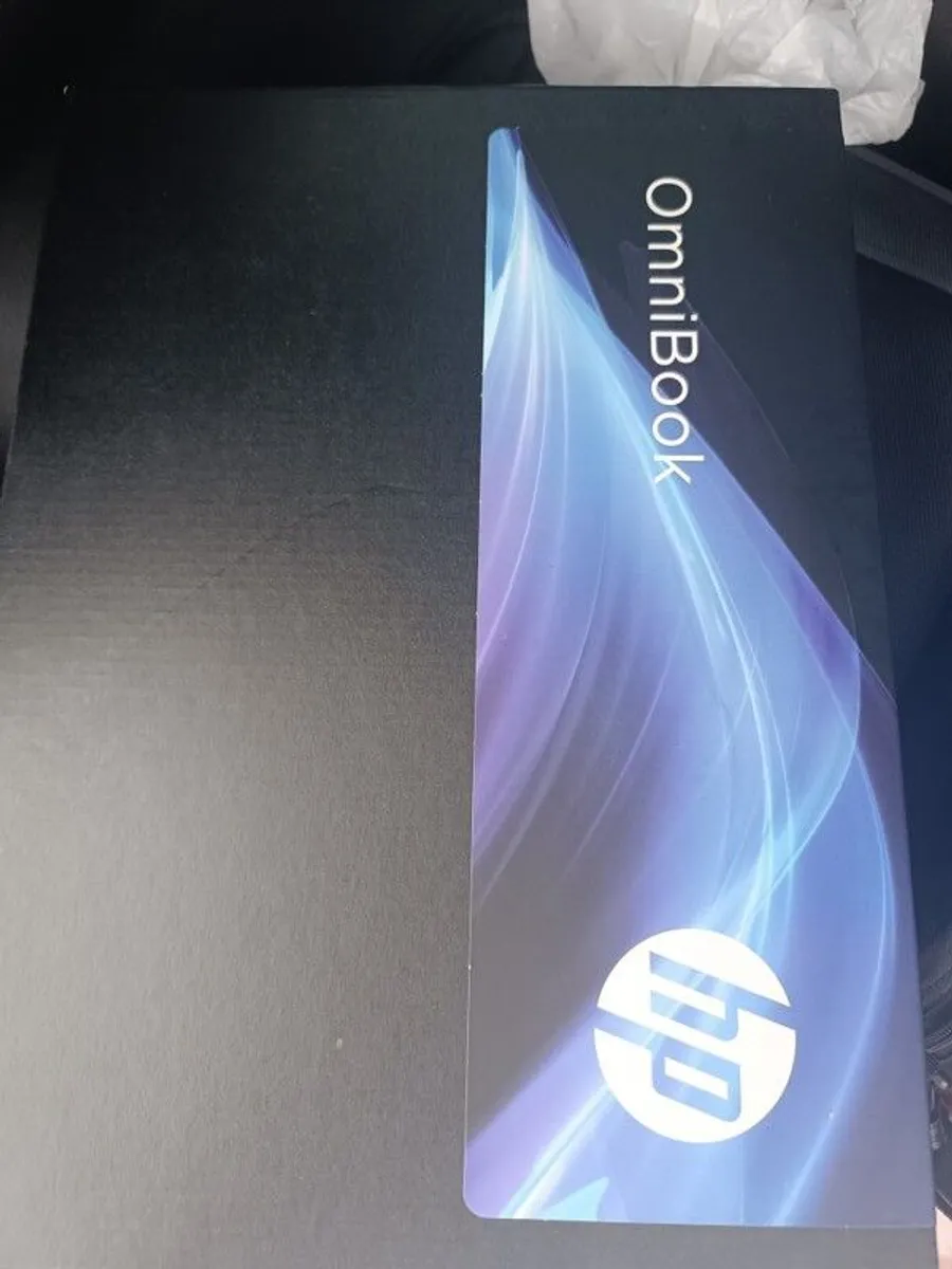 HP omnibook 7 AI Like new - Image 2