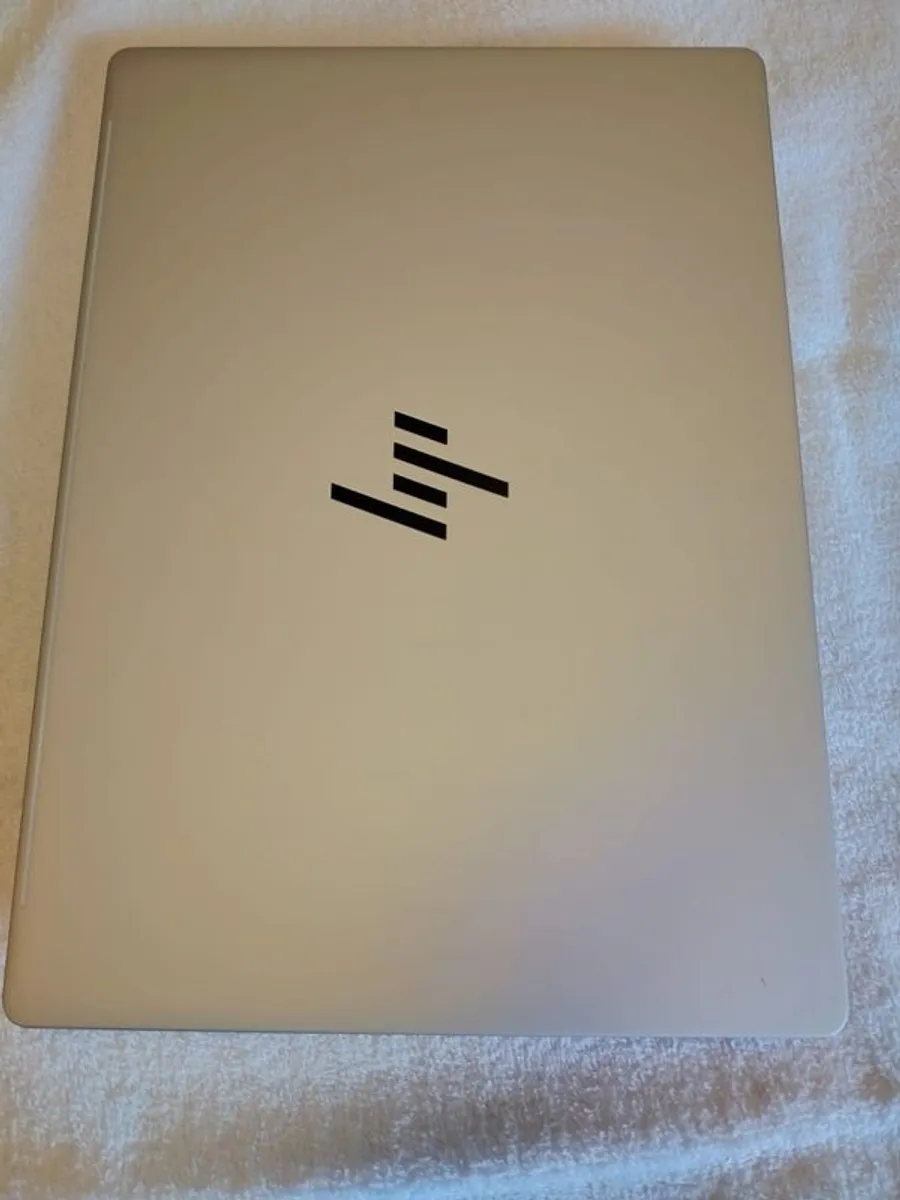 HP omnibook 7 AI Like new - Image 3