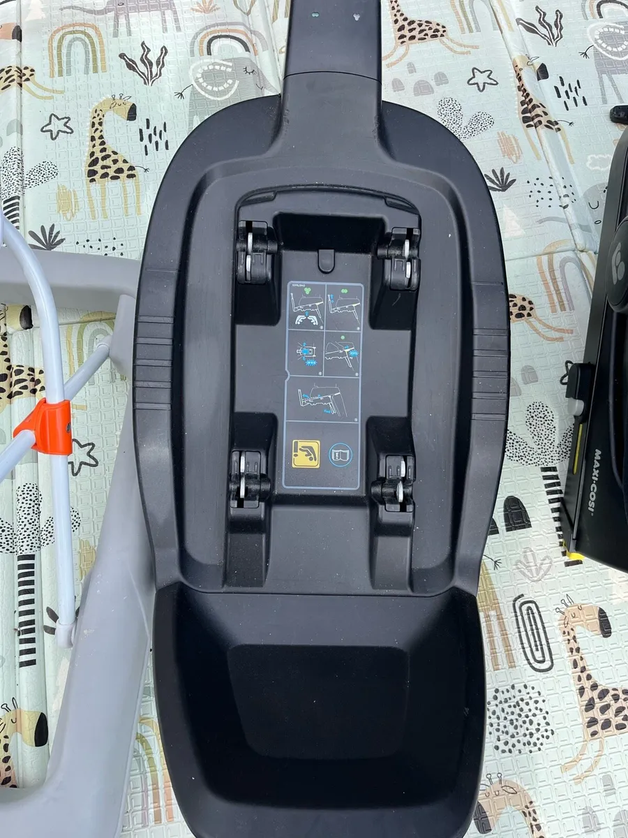 Maxi-Cosi car seat and isofix base X2 - Image 3