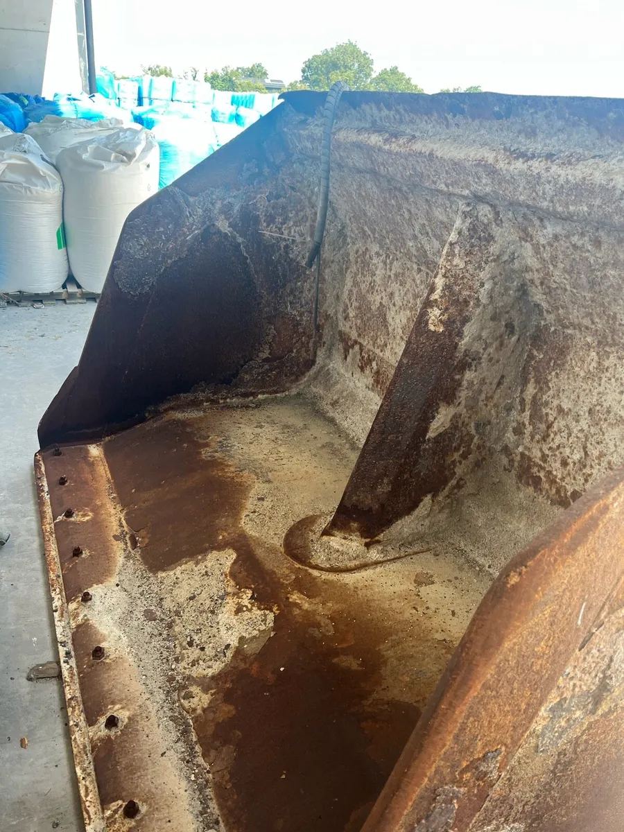 High tip bucket - Image 1