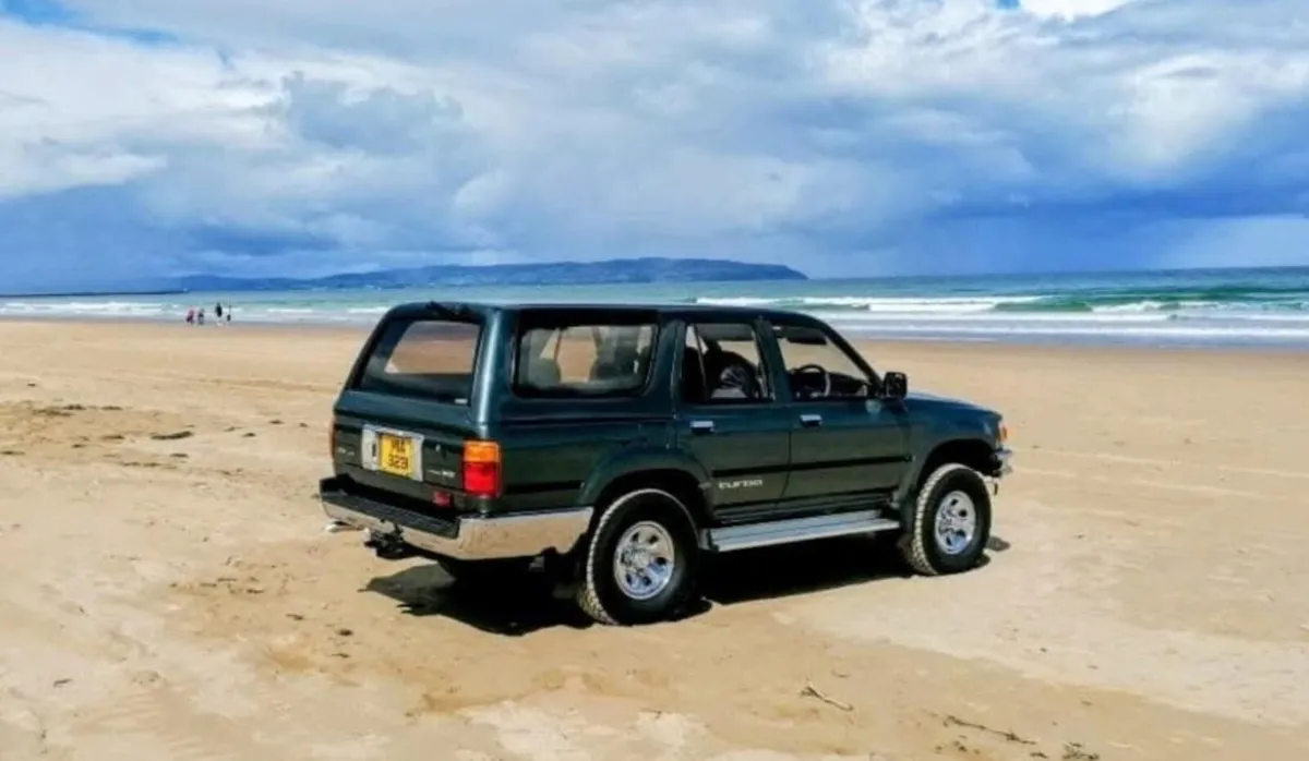 1991 Toyota Hilux Surf LN130 2.4TD Automatic - Image 3