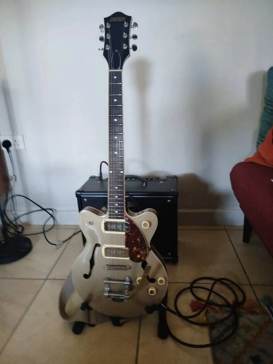 Guitar and amp - Image 2
