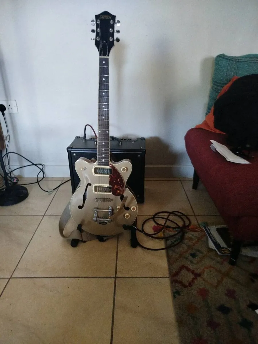 Guitar and amp - Image 4