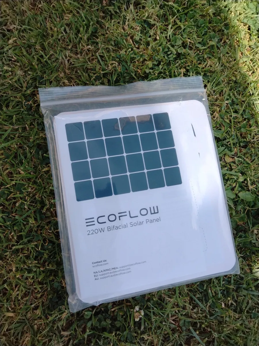 220watt Bi Facial Portable Foldable Solar Panel - Image 3