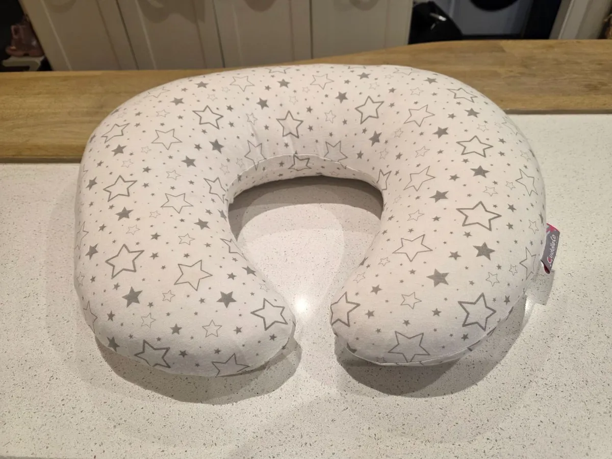 Feeding Pillow Nursing - Like New - Image 2