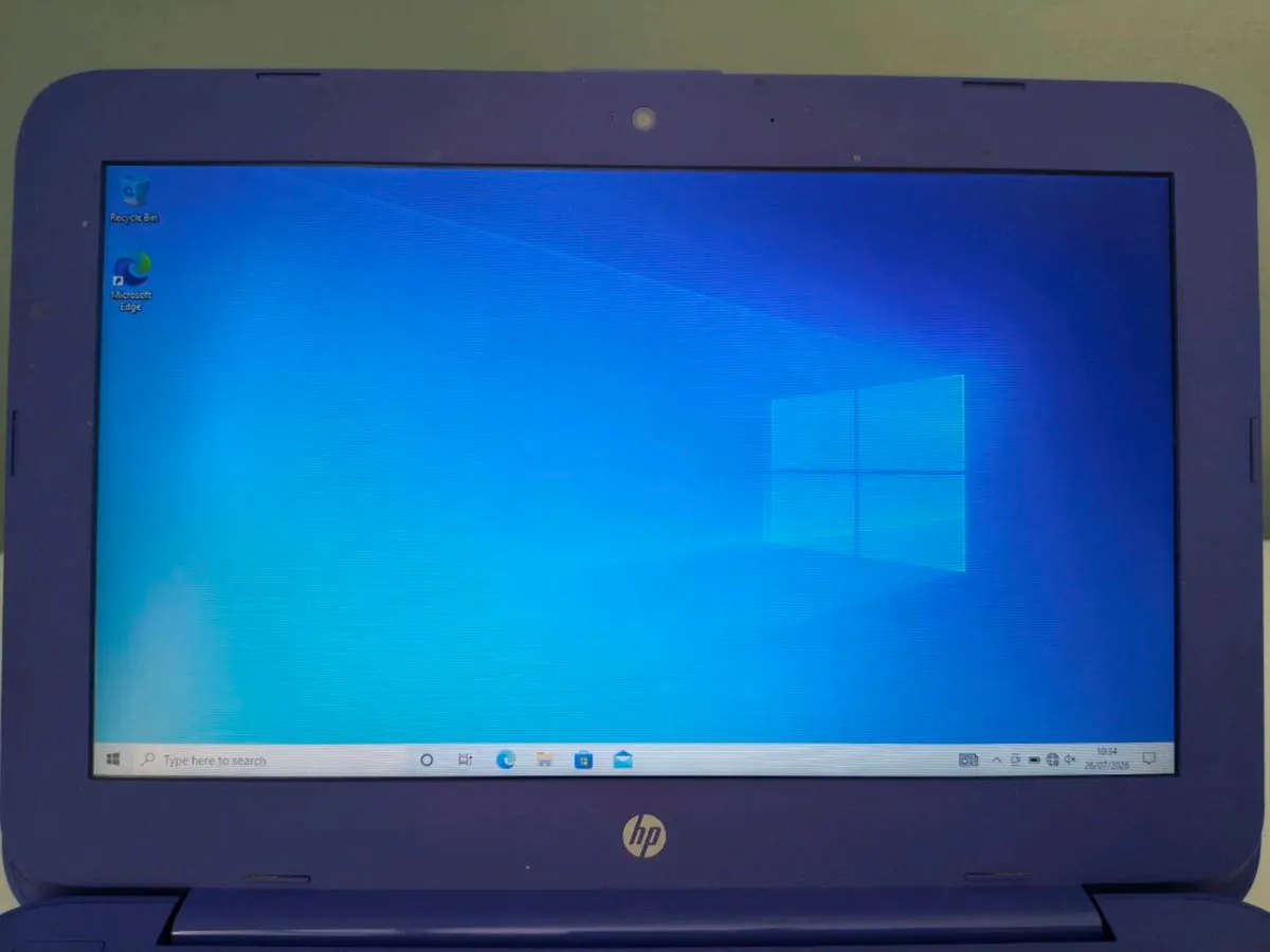 Notebook Hp with charger - Image 1