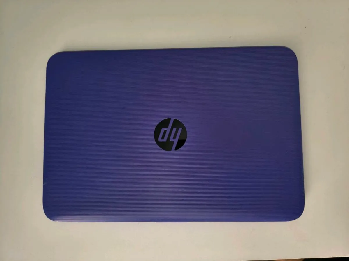 Notebook Hp with charger - Image 2