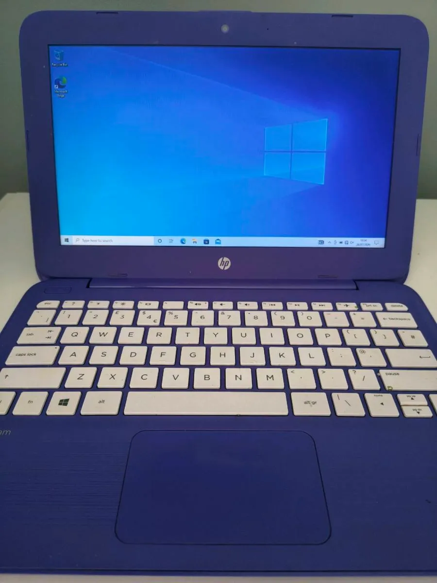 Notebook Hp with charger - Image 3