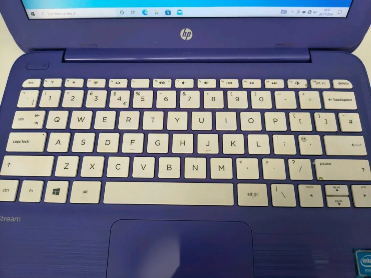 Notebook Hp with charger - Image 4