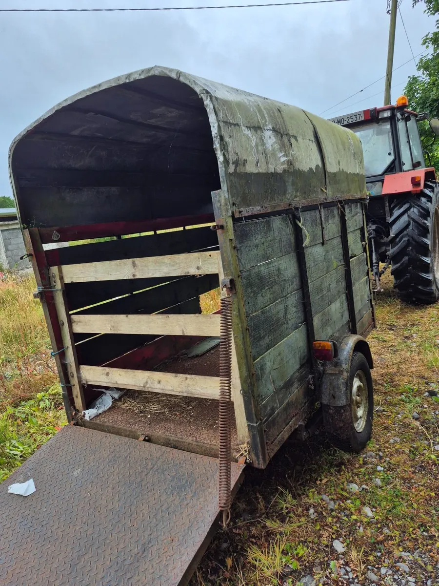 Trailer - Image 1