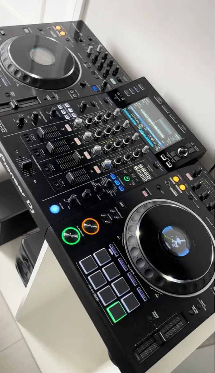 Pioneer XDJ-XZ Controller - Image 1