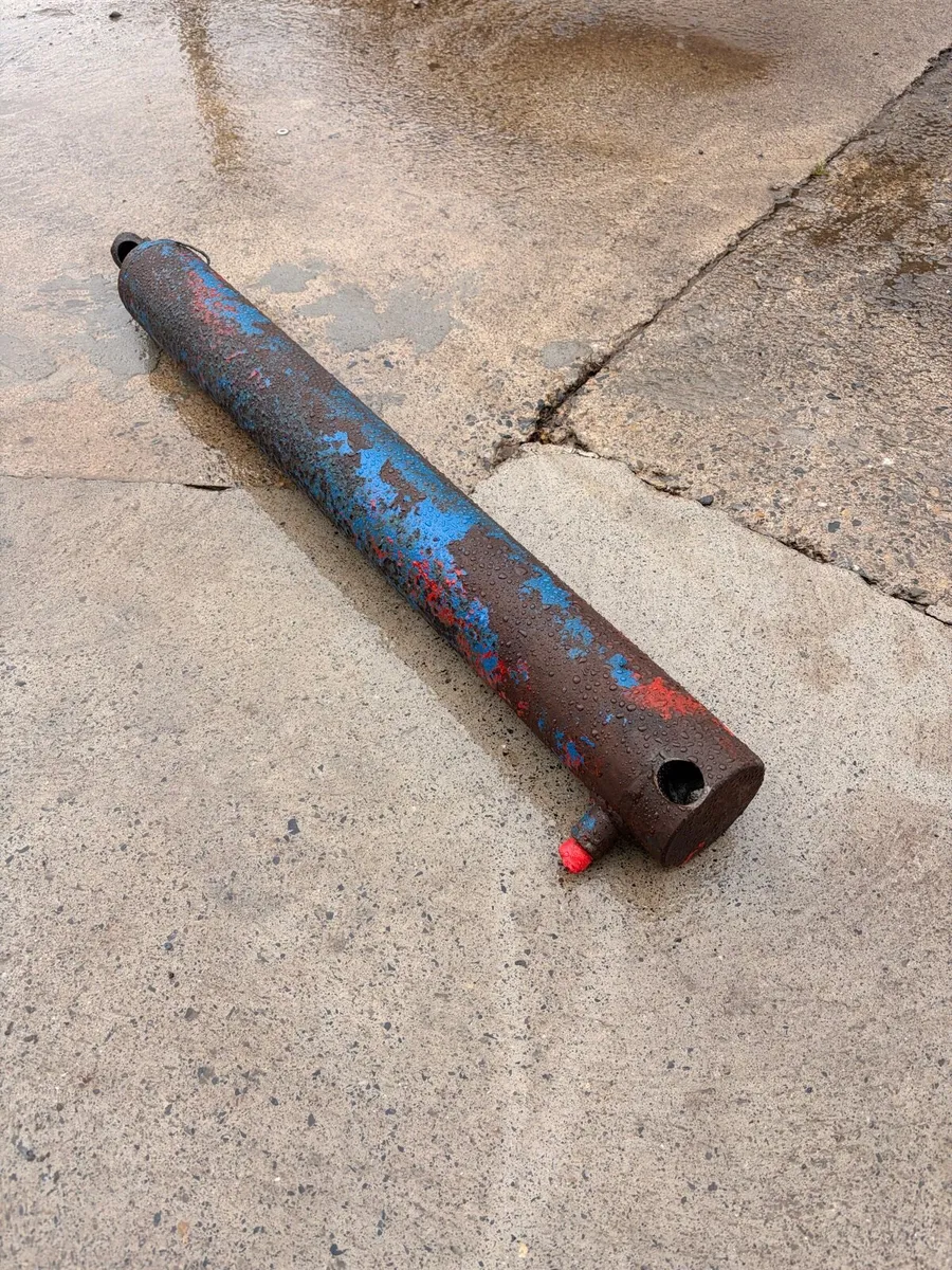 Hydraulic ram - Image 2
