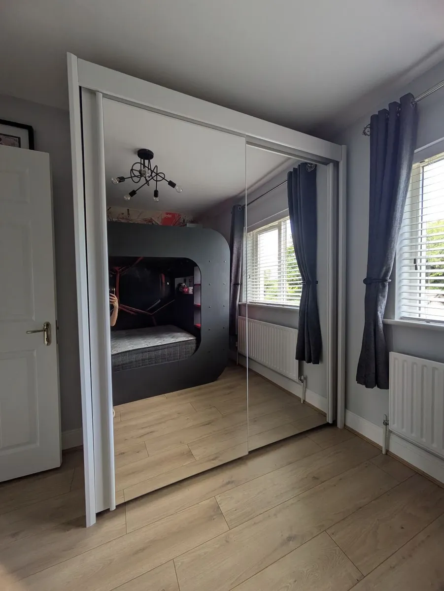 Sliding door wardrobe - Image 1