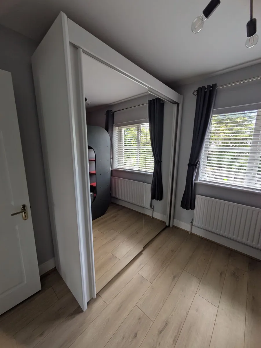 Sliding door wardrobe - Image 4