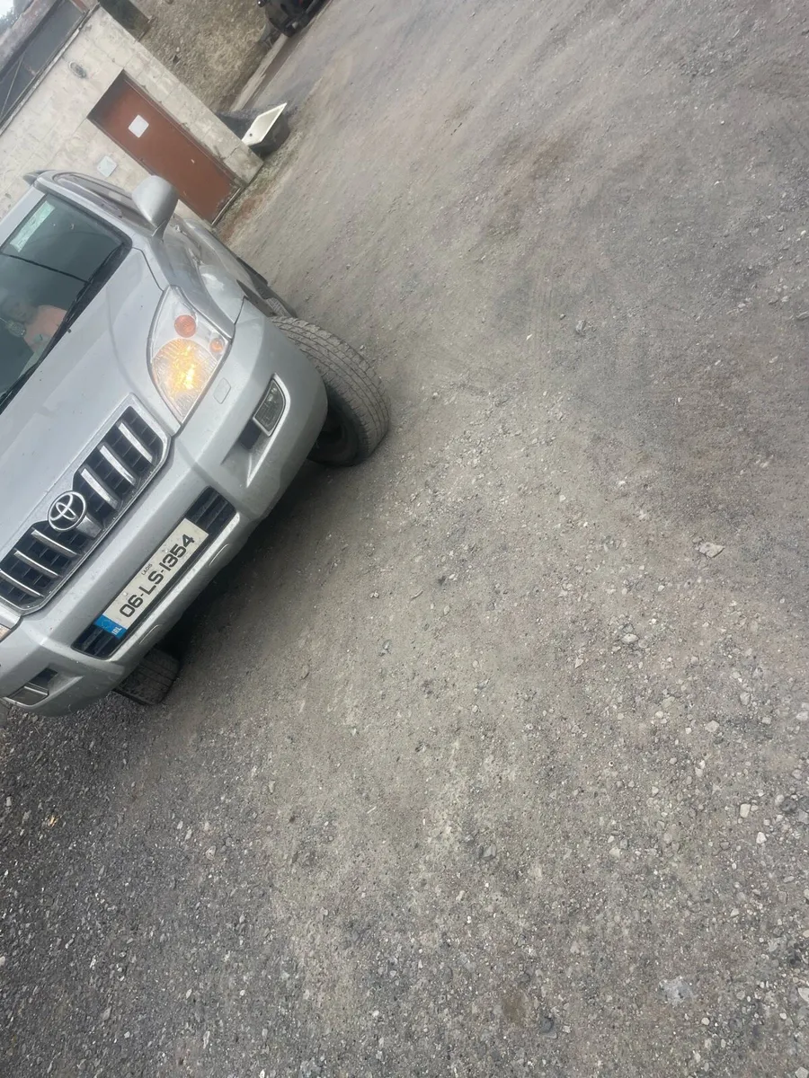 Toyota landcruiser - Image 2