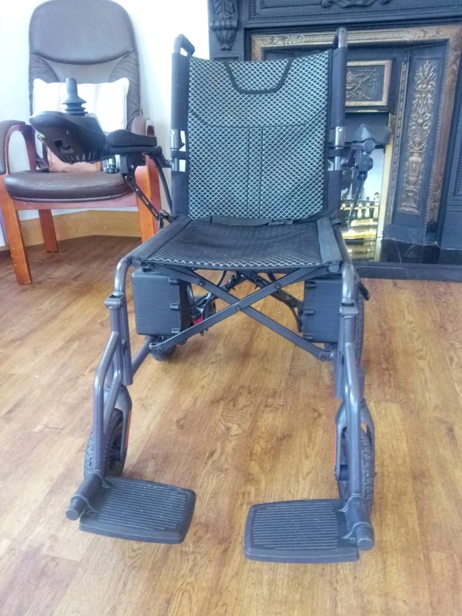 Electric wheelchair