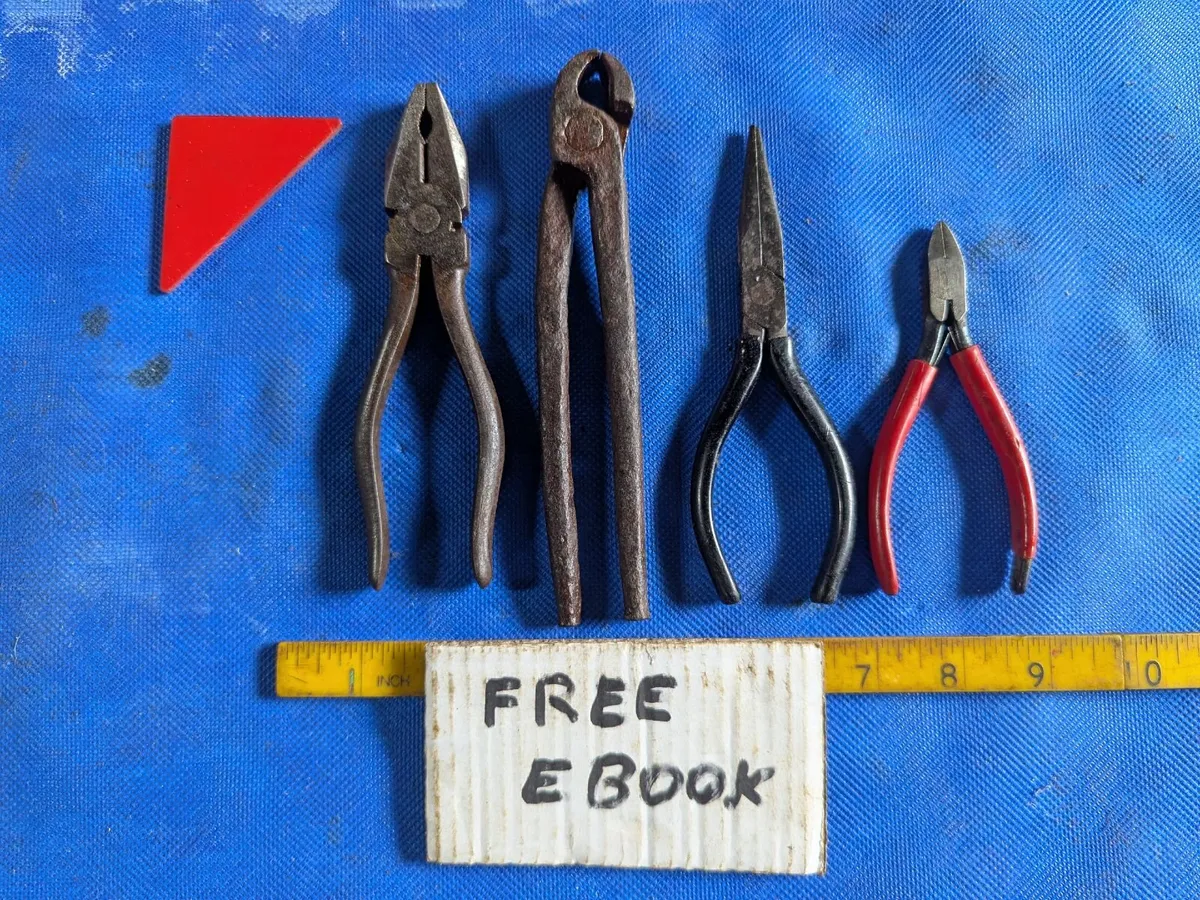 Set of 4 Pliers - Image 1