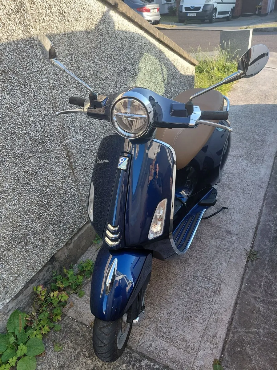 Vespa Piaggio 2022 50cc - Image 1