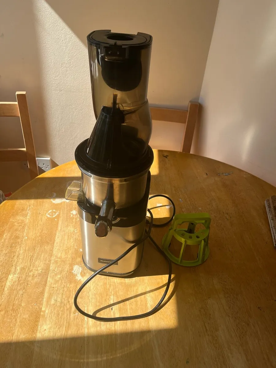 Kuvings CS700 commercial slow juicer - Image 2