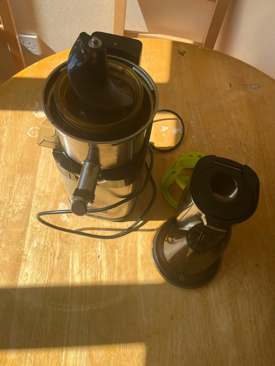 Kuvings CS700 commercial slow juicer - Image 3