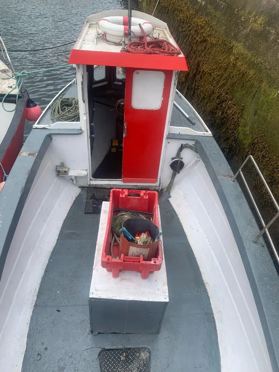 20ft fiberglass fishing boat - Image 3