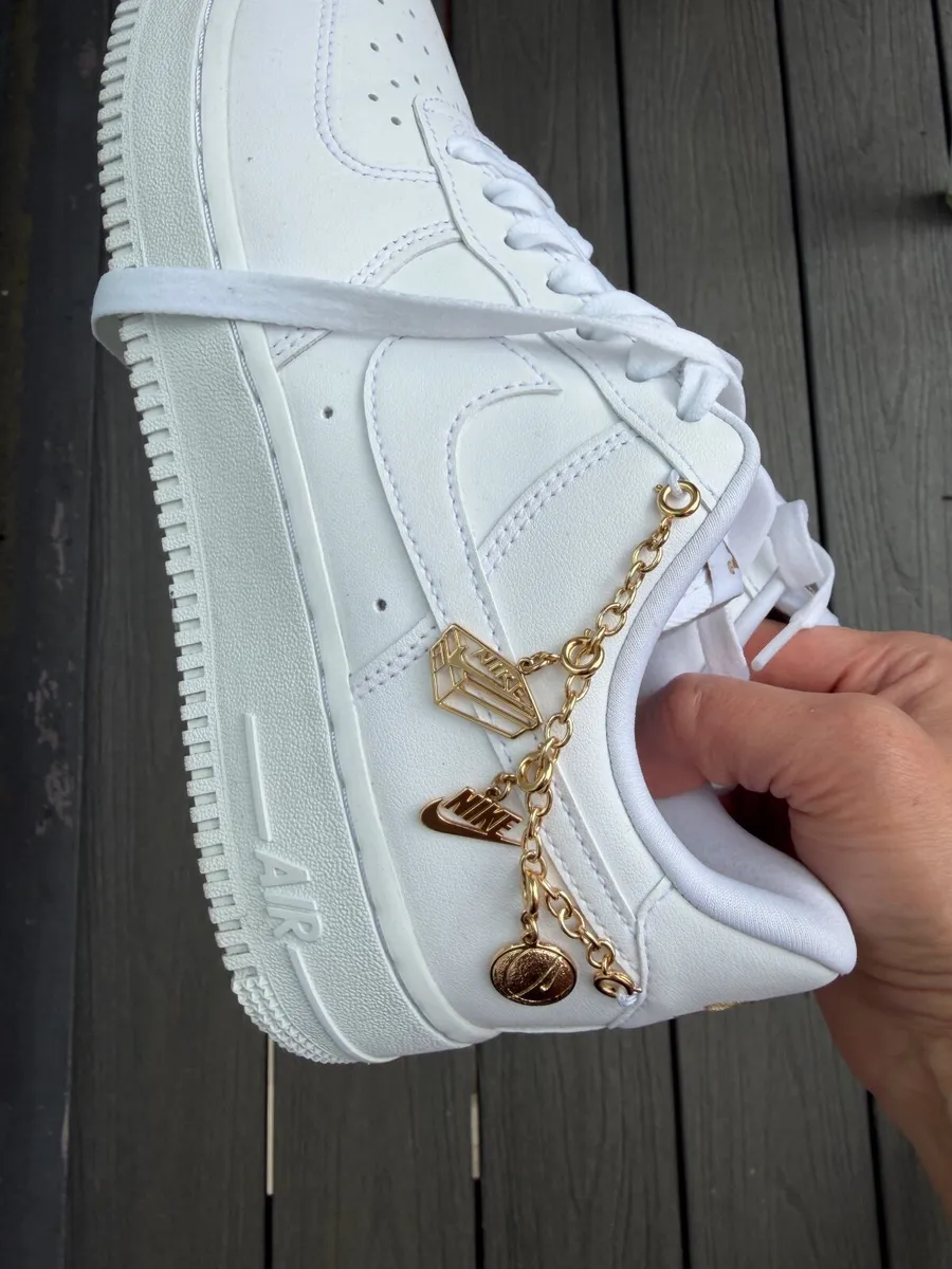 Airforce 1 lucky charm - Image 1