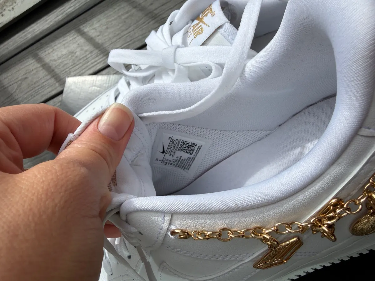 Airforce 1 lucky charm - Image 3