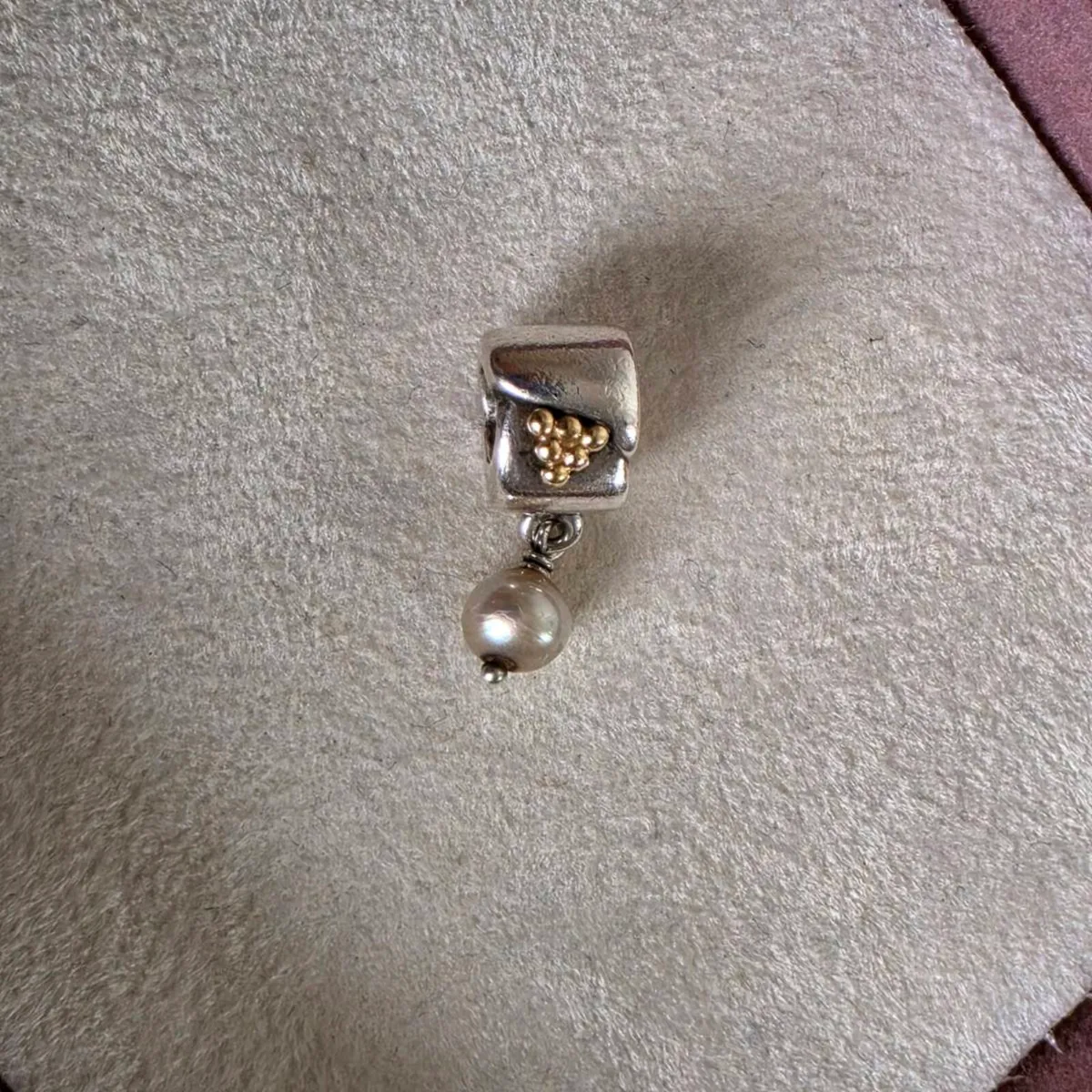 Pandora dangle pearl and 14k gold grapevine charm - Image 2